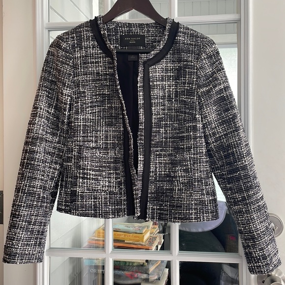 EUC Ann Taylor 8P blazer - Picture 1 of 3